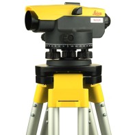 Leica NA324 Automatic Level Package with Tripod and Levelling Staff